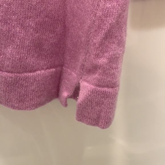 Lavender Cashmere Vneck Sweater - Picture 4 of 5